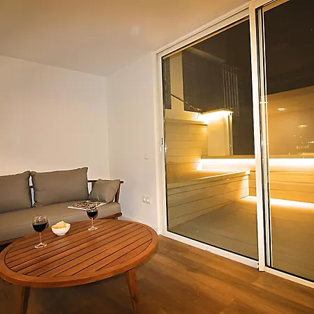 Penthouse With Jacuzzi On The Terrace Apartment Barcelona