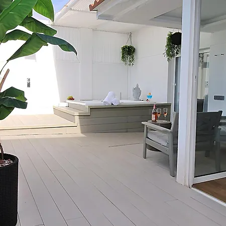 Penthouse With Jacuzzi On The Terrace